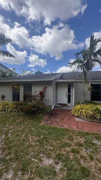 Building Photo - 10188 SW 53rd Ct
