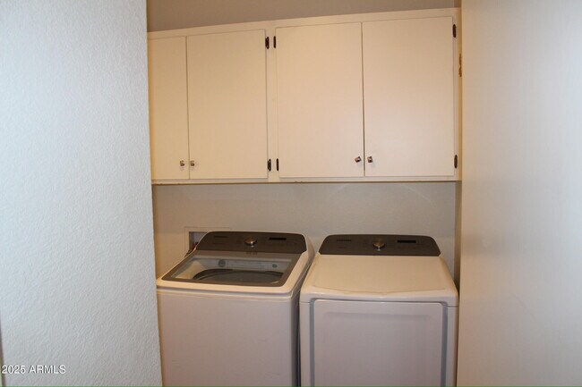 Building Photo - 25248 N 40th Ln