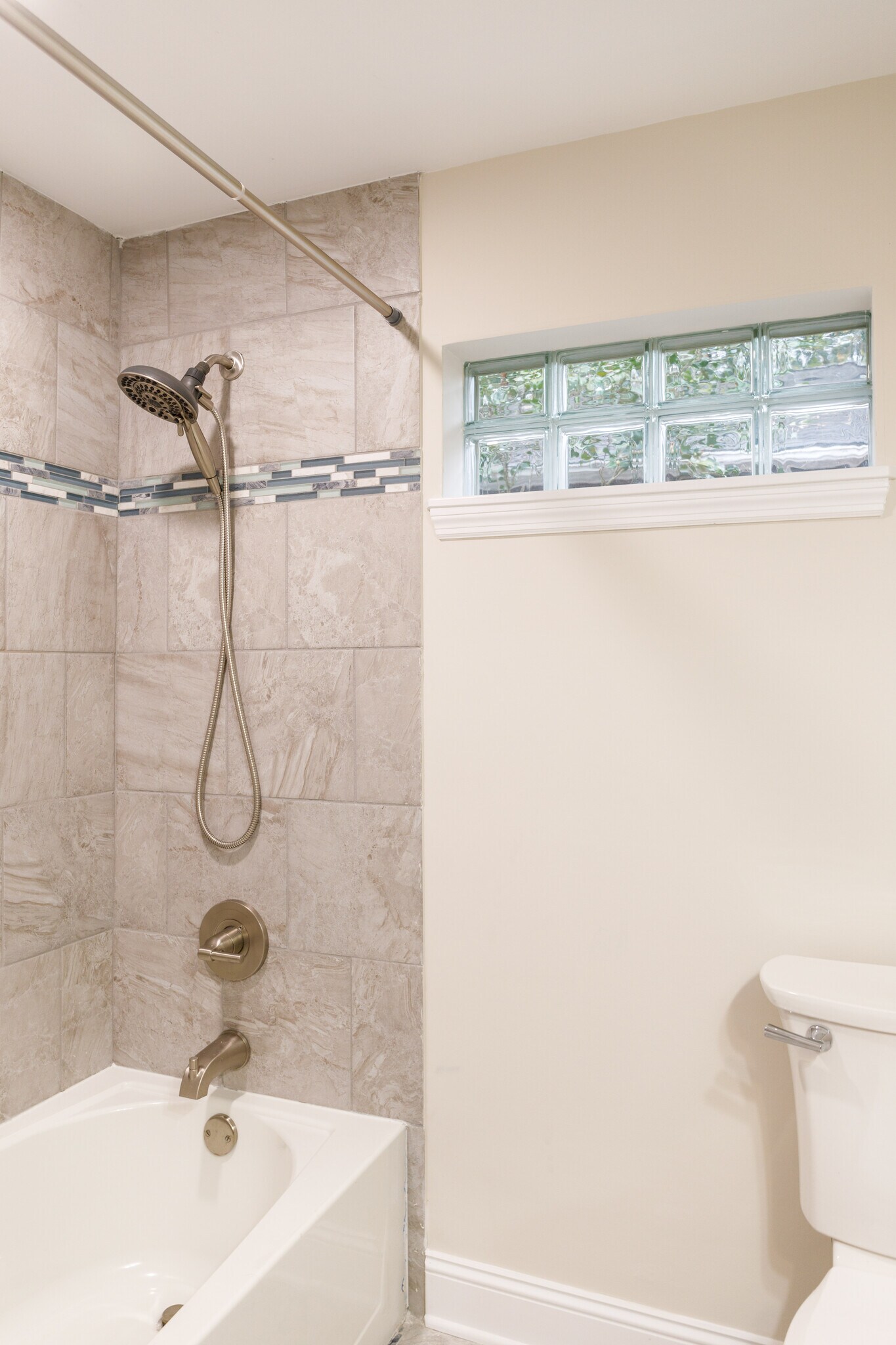 Building Photo - 1916 2nd Dr