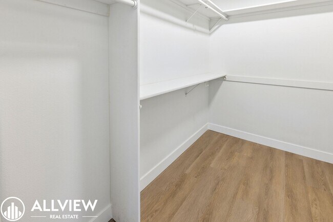 Building Photo - Recently Renovated Two-Story Home in Jasmi...