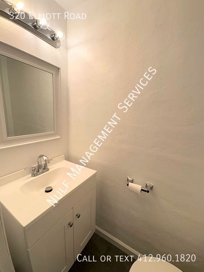 Building Photo - 320 Elliott Rd