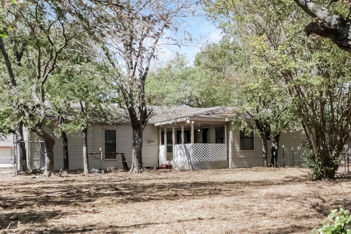 Building Photo - 402 Dawson Dr