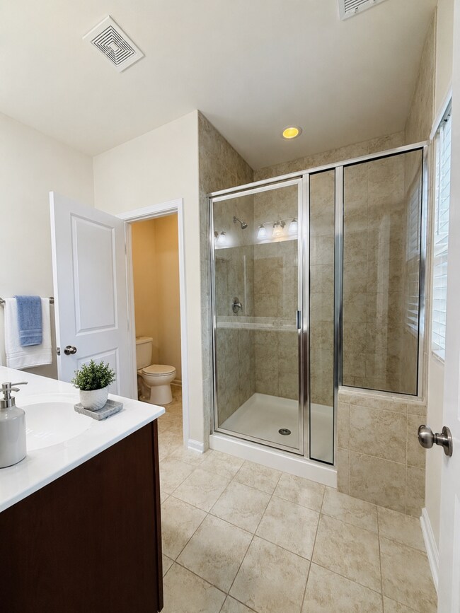 Building Photo - 1437 Salem Creek Dr