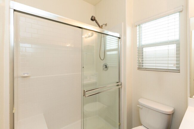 Building Photo - 4 Bed, 3 Bath - Fallbrook Single Family Home