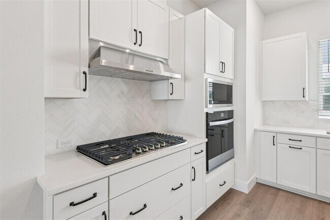 Building Photo - 3133 4th Ter N