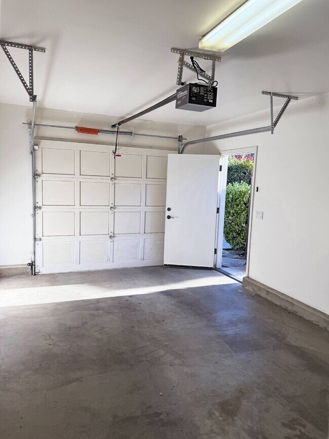 Building Photo - Eastside Sonoma | Single-Level Living Near the Plaza