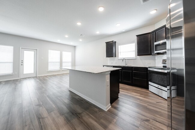 Building Photo - 4-Bedroom Temple Rental Near VA, Baylor Scott & White & Parks