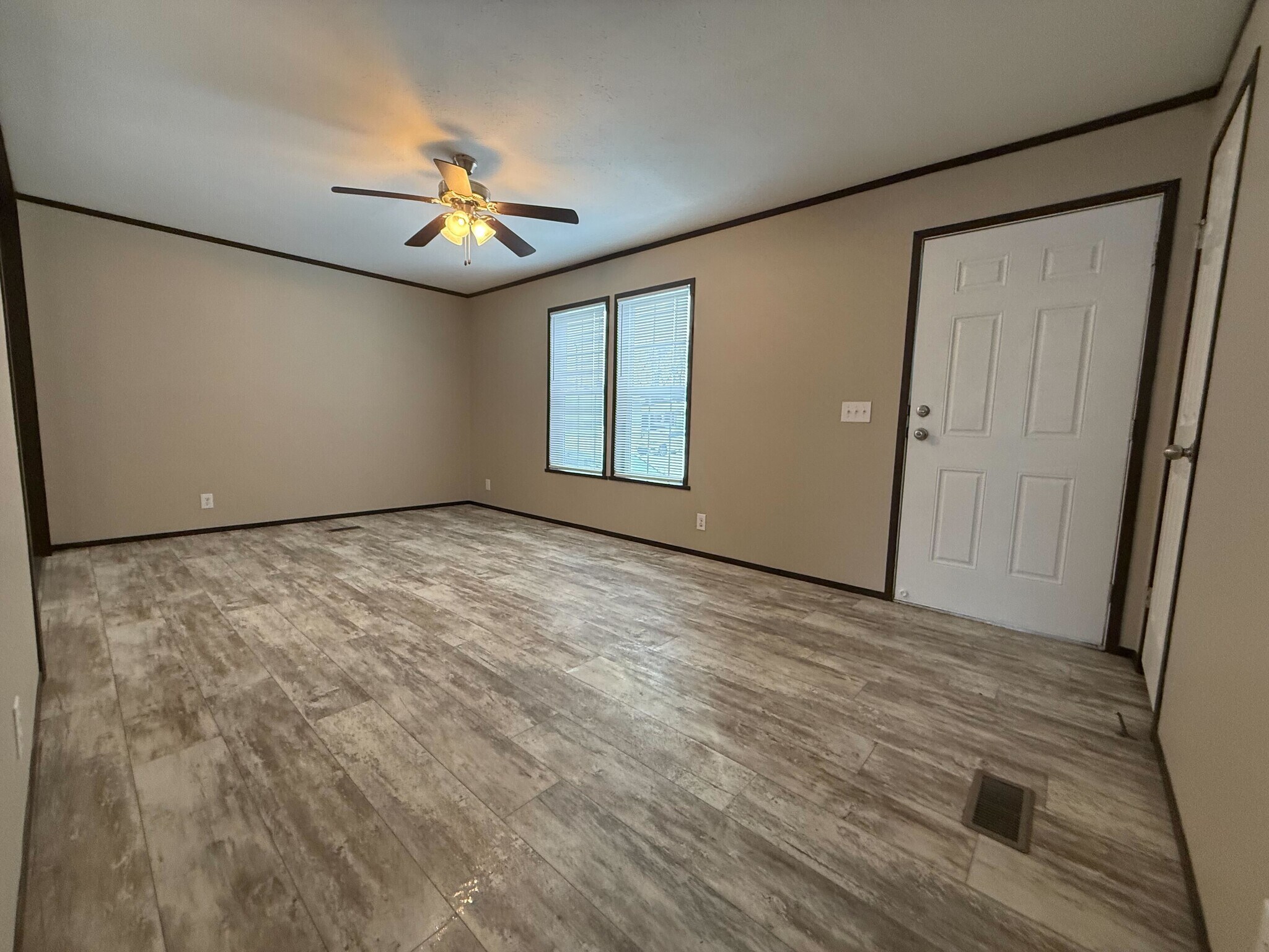 Building Photo - 11747 Cascade Cir