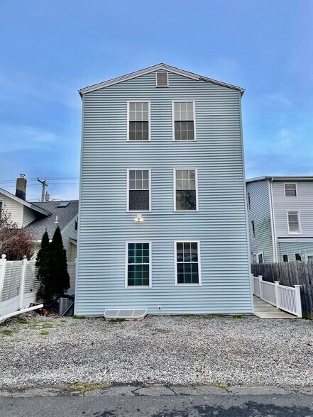 Building Photo - 90 Naugatuck Ave