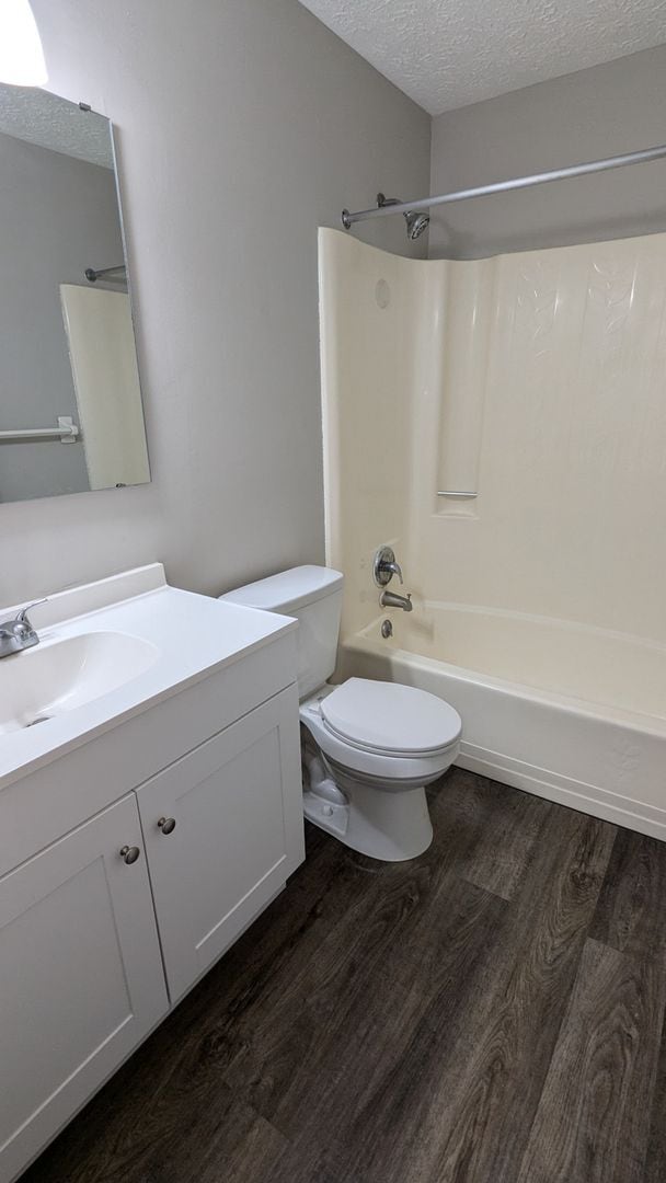 Building Photo - MN Cedar Village (819)