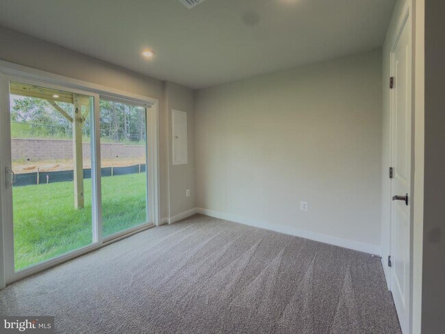 Building Photo - 6737 Shelton Ln