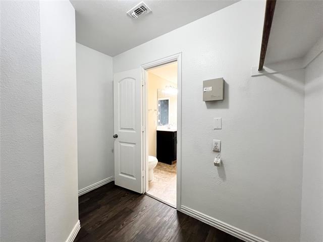 Building Photo - 660 River Garden Dr