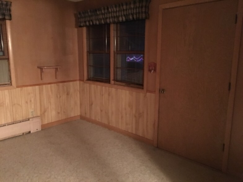 Building Photo - 830 15th Ave