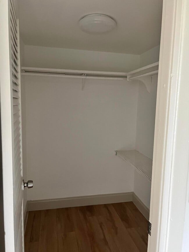 Building Photo - 644 NW 13th St