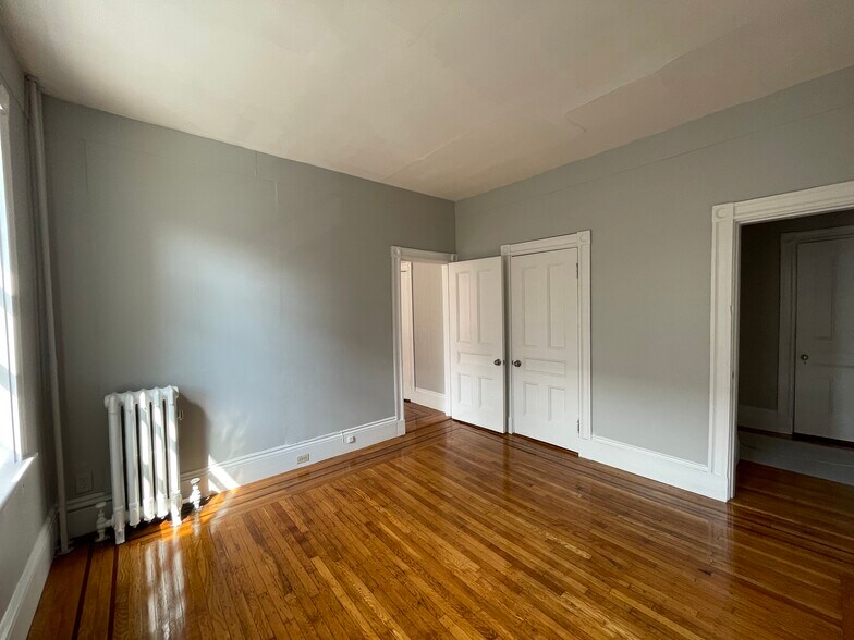 Building Photo - 11 Park