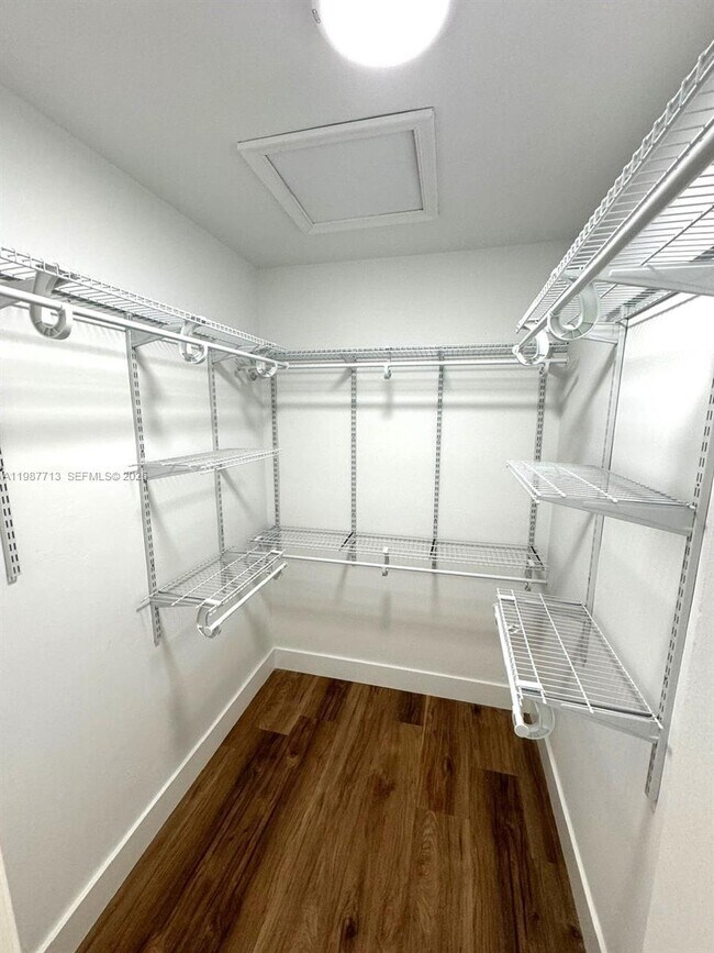 Building Photo - 3619 S Le Jeune Rd