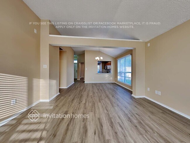 Building Photo - 10648 Shadywood Dr