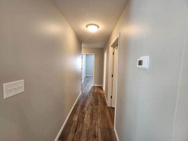 Building Photo - Hot Deal: Save $2,000 Today! Qualified app...