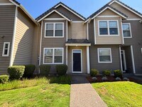 Building Photo - HALF-MONTH FREE!! Modern Townhome Available in Wilsonville