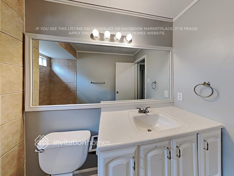 Building Photo - 1702 Pleasant Trail