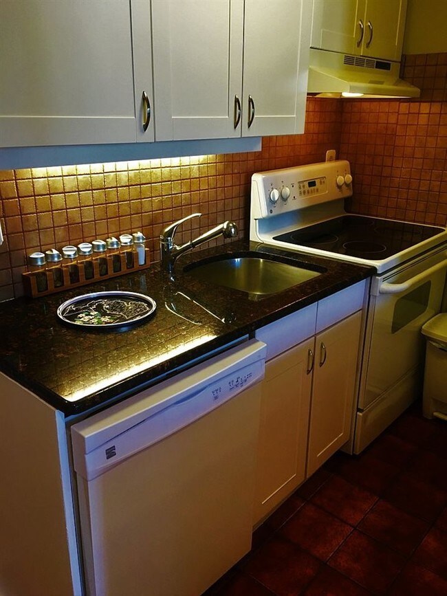 Building Photo - 1210 Washington St