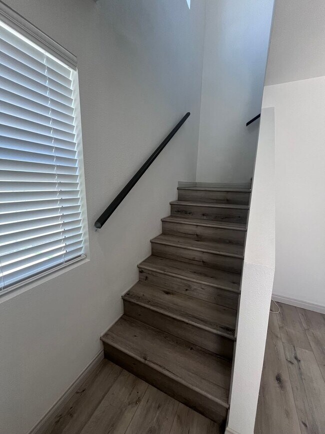 Building Photo - 202-204 Calla Avenue