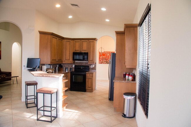Building Photo - 6140 Santa Margarito Dr