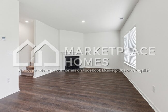 Building Photo - 445 Quiver St