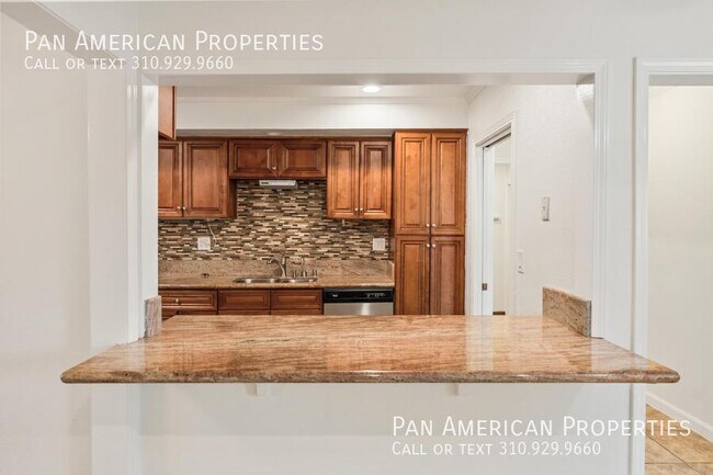 Building Photo - 1837 Mayflower Ave