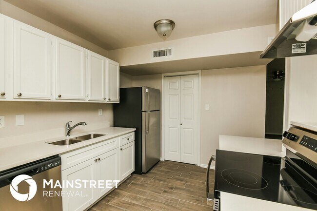 Building Photo - 4217 Longmeadow Way