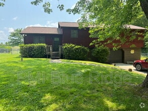 Building Photo - 10 Laurel Brook Dr