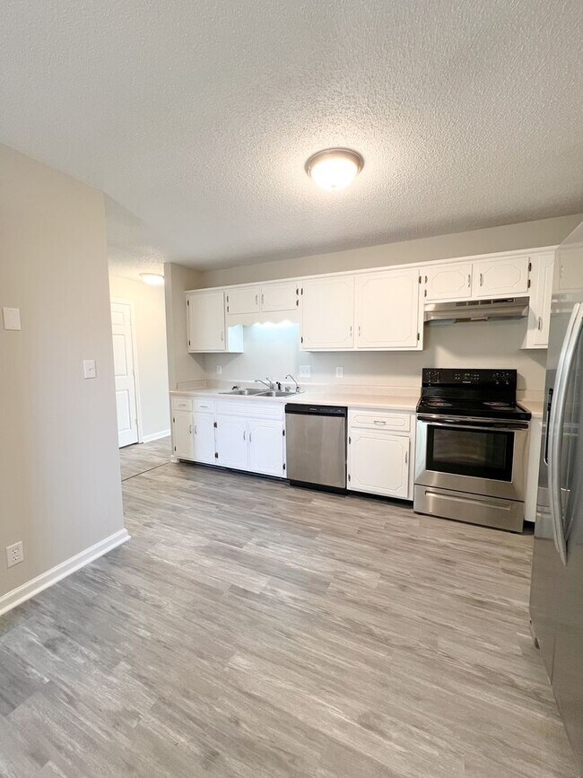 Building Photo - 531 Gainey Dr