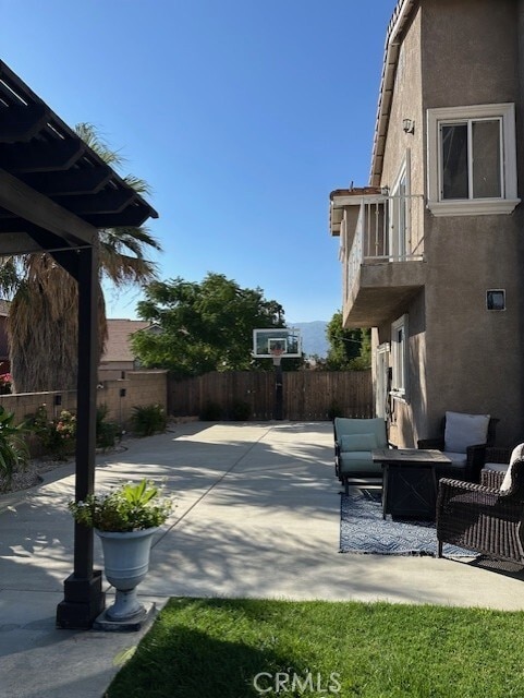 Building Photo - 1723 W Via Bello Dr