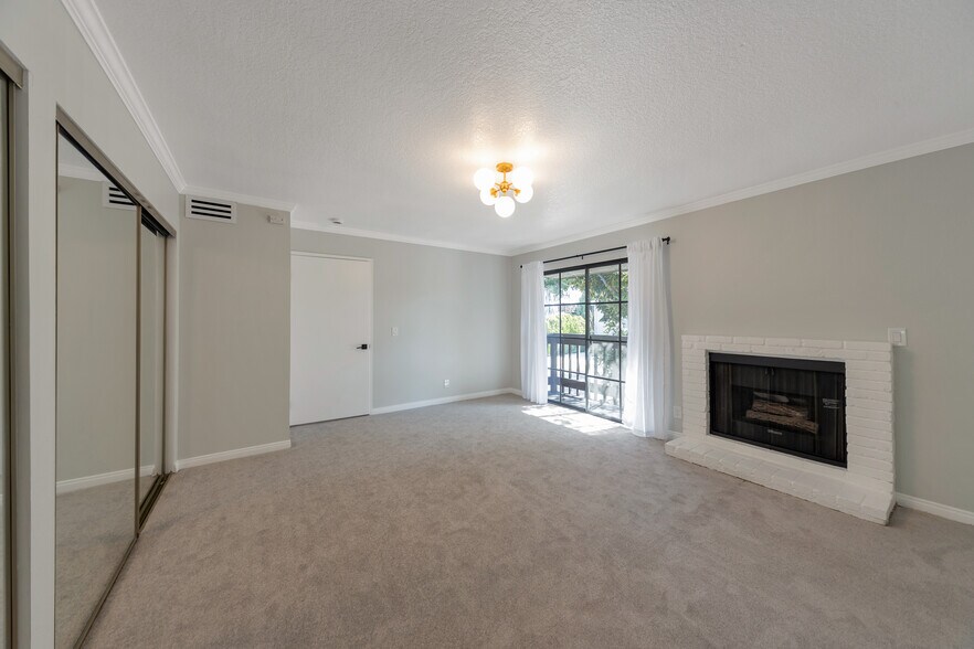 Building Photo - 4509 Vista Del Monte Ave