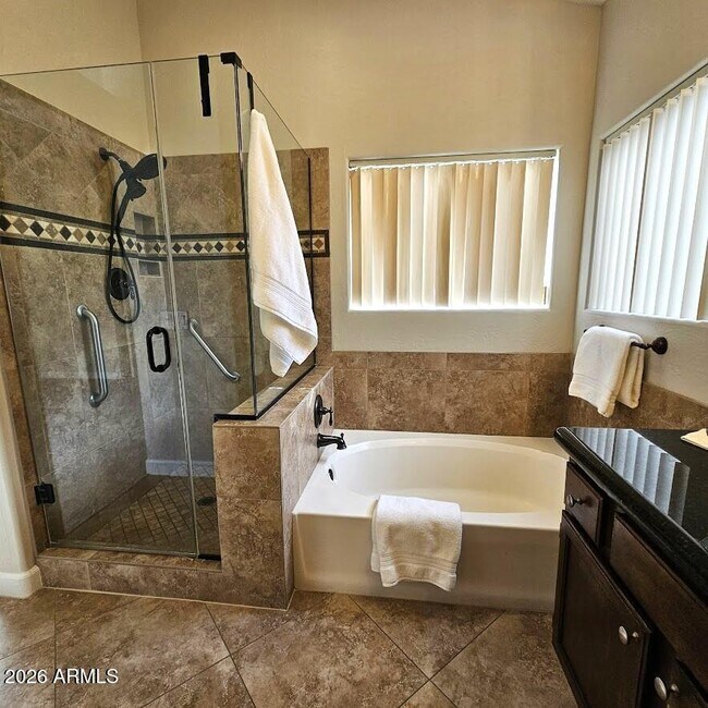 Building Photo - 10061 E Evans Dr