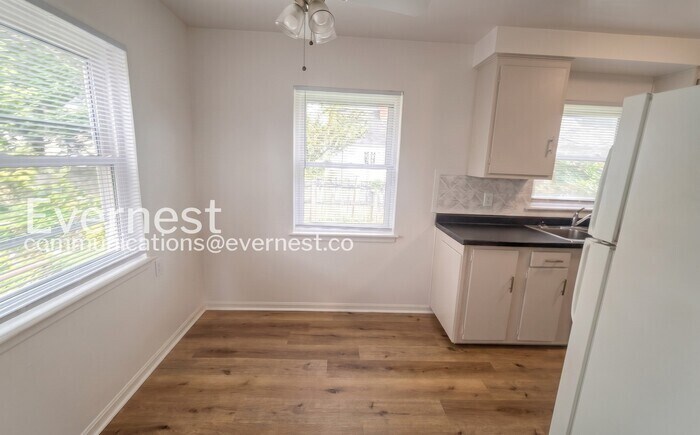 Building Photo - 3012 Hamilton Ave