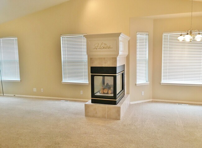 Building Photo - Beautiful 3 bed 2 bath home in a quiet cul-d-sack in downtown Eagle off Palmetto Ave