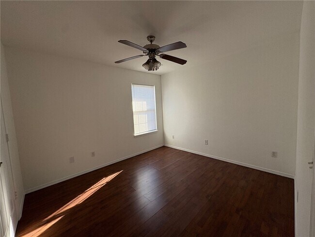 Building Photo - 2403 SW 20th St