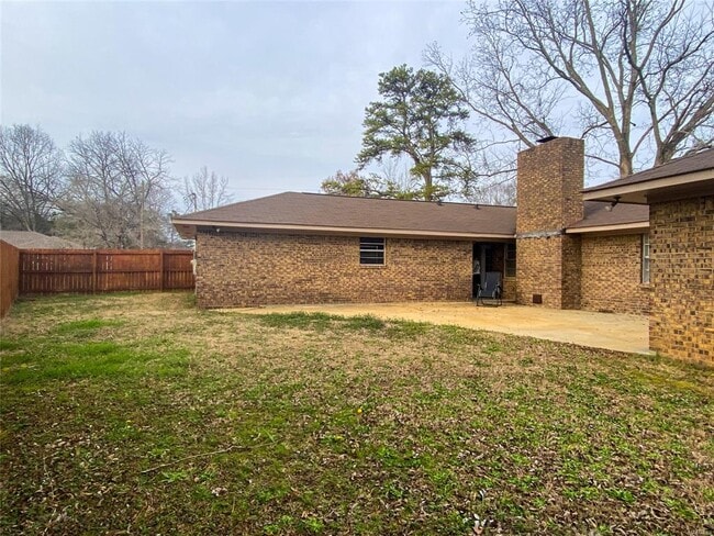 Building Photo - 110 Diane Dr