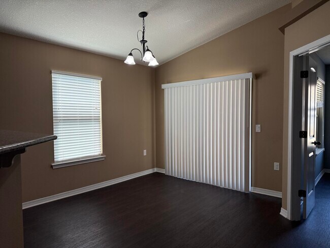 Building Photo - 233 Croft Cir