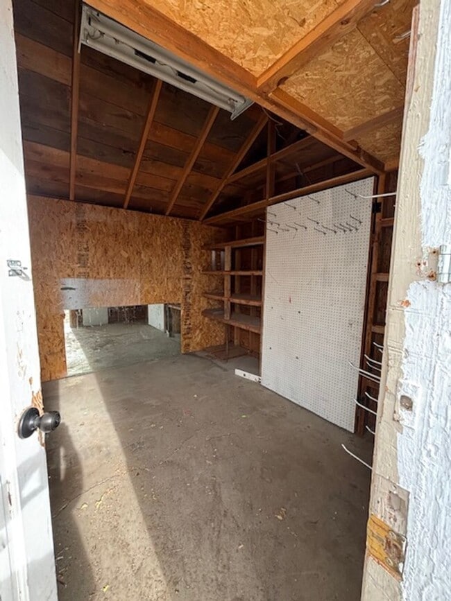 Building Photo - 4 Bedroom 2 Bath House by Frontier Park