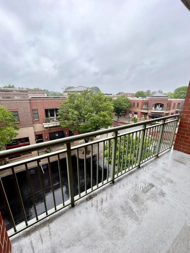 Building Photo - 721 Gov Morrison St