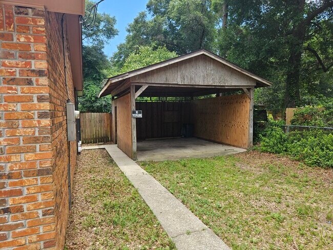Building Photo - 4 bedroom newly remodeled Milton Home