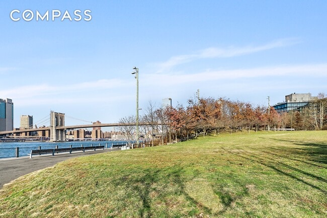 Building Photo - Stunning 2 bed 2 bath condo loft pristine home, in one of the most sought after condominiums in a...