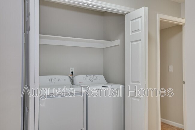 Building Photo - 2806 Thomas Ln