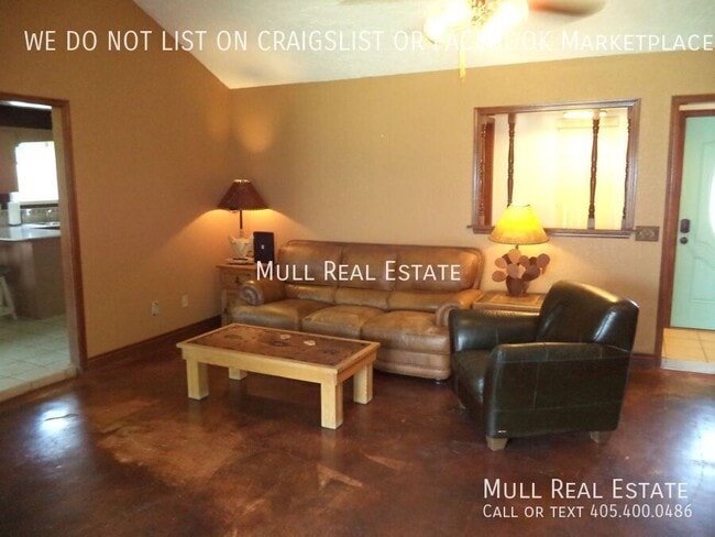 Building Photo - Furnished Single Family Home