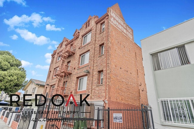 Building Photo - 516 N Harvard Blvd