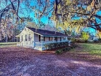 Building Photo - 13828 Woodland Dr