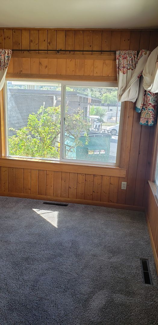 Building Photo - Downtown Durango 2 Bed/1 Bath with One-Car Oversized Garage