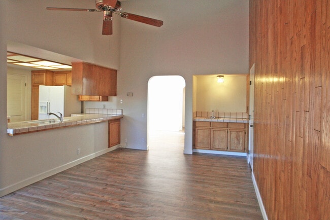 Building Photo - Single Story Evergreen Home at the Middle of a Cul-De-Sac!